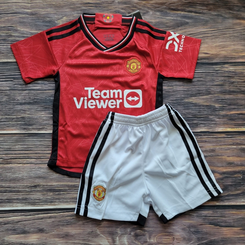 Manchester united kid's soccer Jersey and shorts
